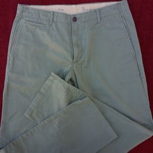 EUC men's Gap green khaki pants